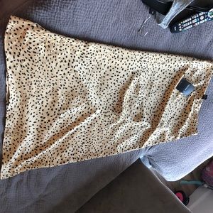 Beautiful silk skirt forever 21 never worn